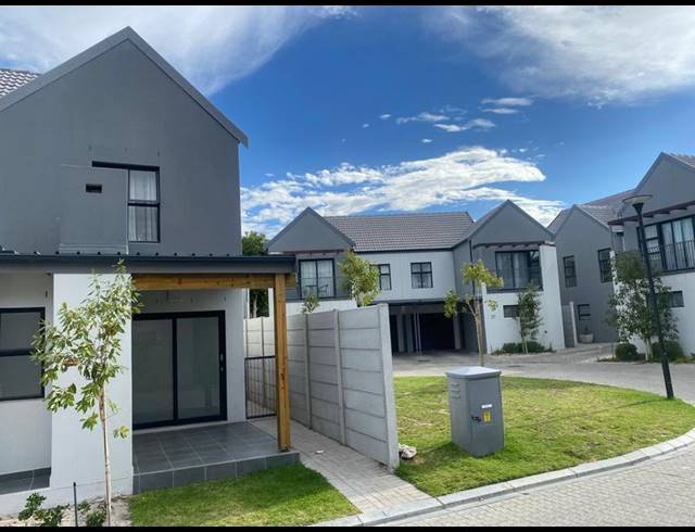 3 BEDROOM HOUSE FOR SALE IN SILVER OAKS